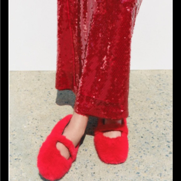 Zara Red Fuzzy Flats NEW - Picture 2 of 16